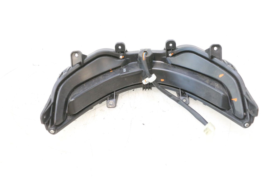 photo de FANALE STOP POSTERIORE  BAIKU SAKURA 1 (2021 - 2025) - Caratteristiche distintive