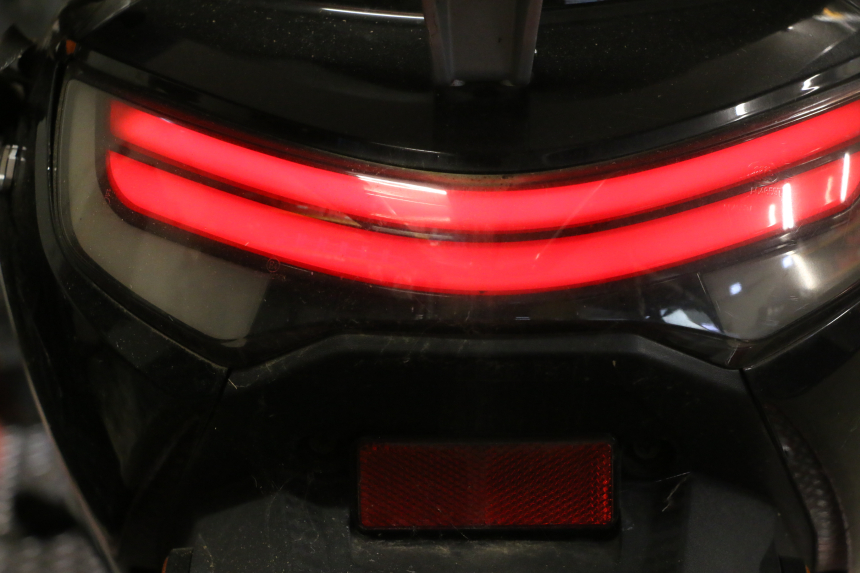 photo de FANALE STOP POSTERIORE  BAIKU SAKURA 1 (2021 - 2025) - Zoom sullo stato d'uso