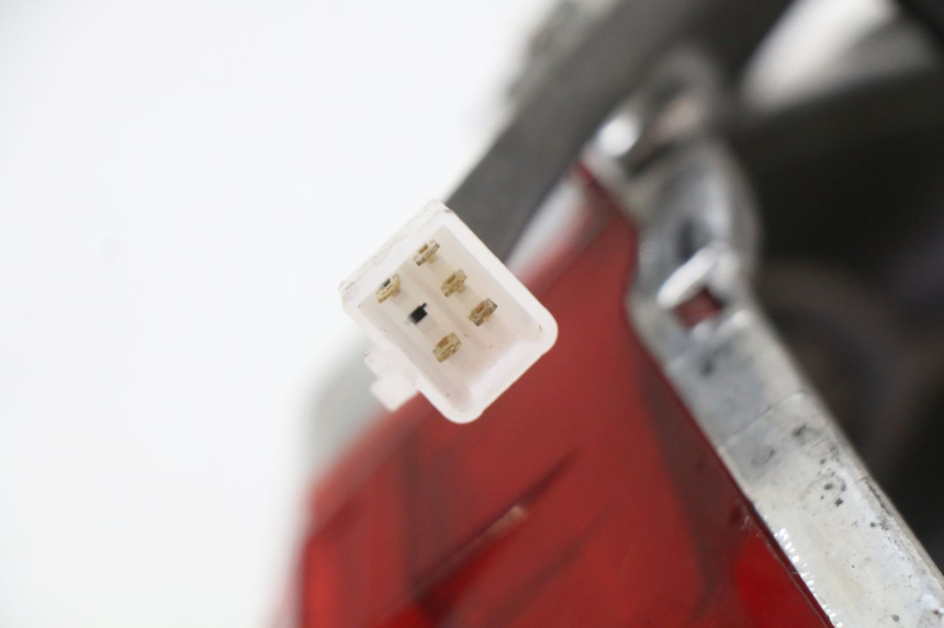 photo de FANALE POSTERIORE JM MOTORS SANTANA 50 (2014 - 2023) - Dettagli dei punti di fissaggio