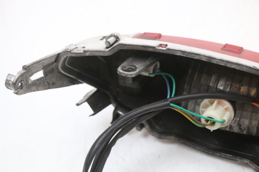 photo de FANALE POSTERIORE JM MOTORS SANTANA 50 (2014 - 2023) - Stato della superficie e materiale