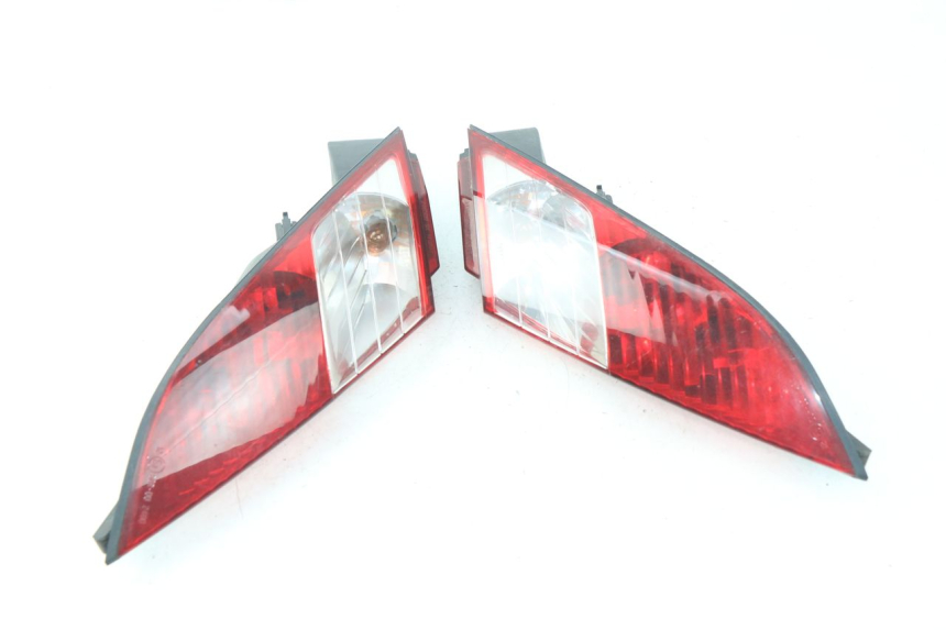 photo de FANALE POSTERIORE PEUGEOT SATELIS 125 (2006 - 2009) - Vista principale