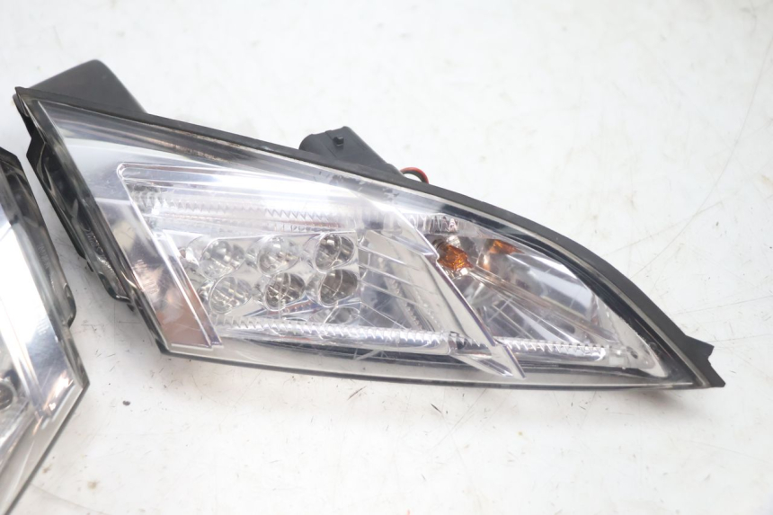 photo de FANALE STOP POSTERIORE  PEUGEOT SATELIS 125 (2013 - 2018) - Primo piano tecnico