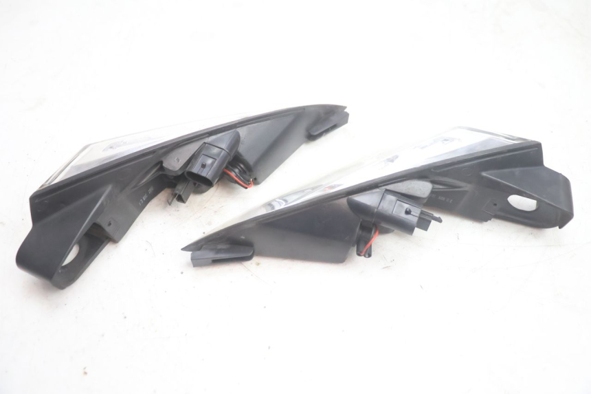 photo de FANALE STOP POSTERIORE  PEUGEOT SATELIS 125 (2013 - 2018) - Stato della superficie e materiale