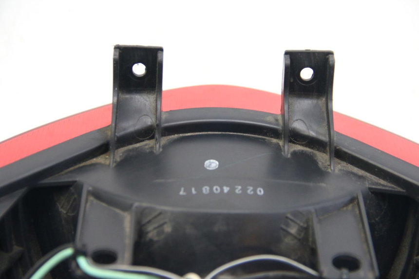 photo de FANALE POSTERIORE SUZUKI SIXTEEN 125 (2008 - 2010) - Altra vista dell'articolo