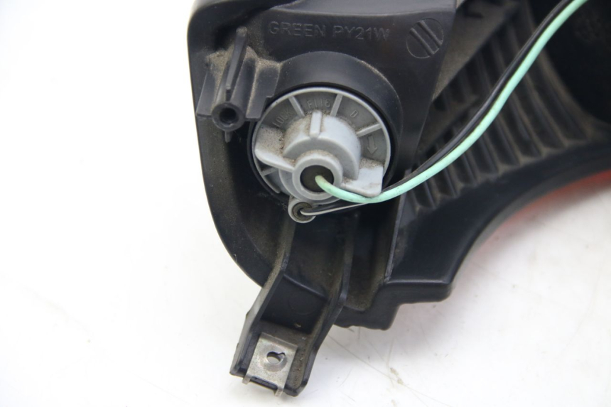 photo de FANALE POSTERIORE SUZUKI SIXTEEN 125 (2008 - 2010) - Zoom sui componenti