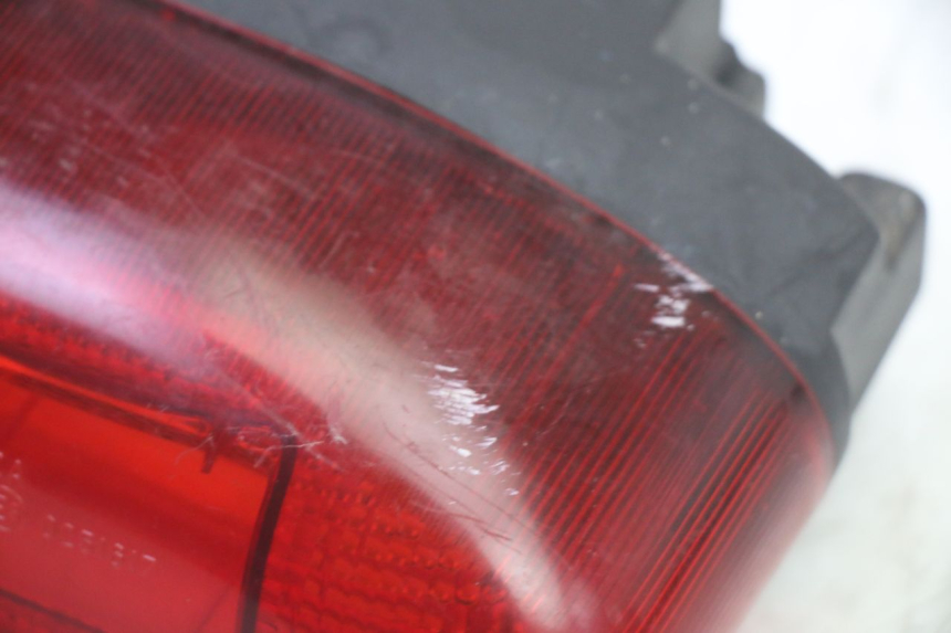 photo de FANALE STOP POSTERIORE  TRIUMPH SPRINT 900 (1995 - 1998) - Zoom sullo stato d'uso