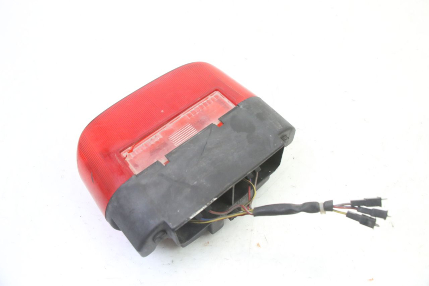photo de FANALE STOP POSTERIORE  TRIUMPH SPRINT 900 (1995 - 1998) - Primo piano tecnico
