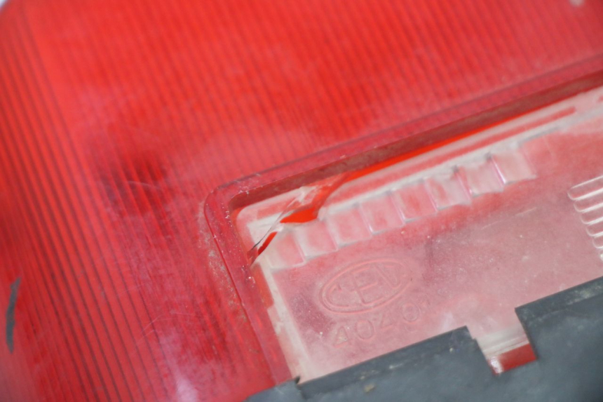 photo de FANALE STOP POSTERIORE  TRIUMPH SPRINT 900 (1995 - 1998) - Dettagli dei punti di fissaggio