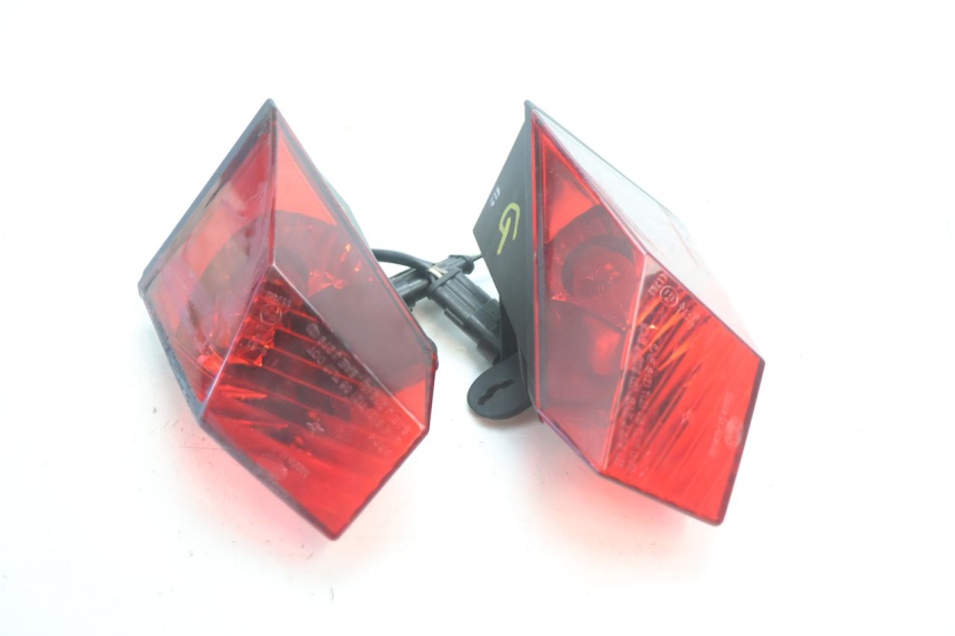 photo de FANALE STOP POSTERIORE  CAN-AM SPYDER RS 1000 (2008 - 2012) - Dettagli dei punti di fissaggio