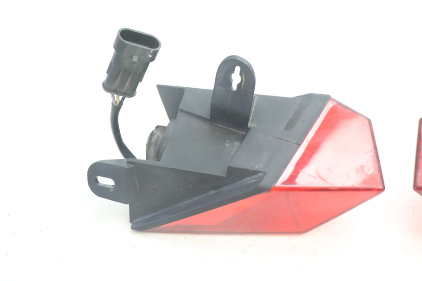 photo de FANALE STOP POSTERIORE  CAN-AM SPYDER RS 1000 (2008 - 2012) - Marcature e riferimenti originali