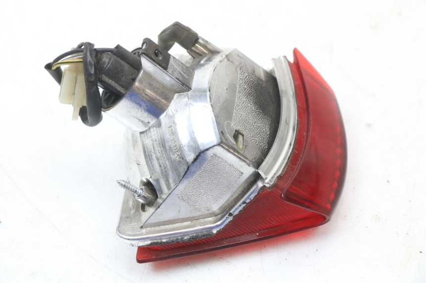 photo de FANALE STOP POSTERIORE  APRILIA SR 2T 50 (2018 - 2022) - Dettagli dei punti di fissaggio