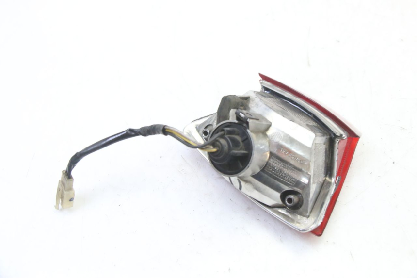 photo de FANALE STOP POSTERIORE  APRILIA SR 2T 50 (2018 - 2022) - Dettagli dei punti di fissaggio