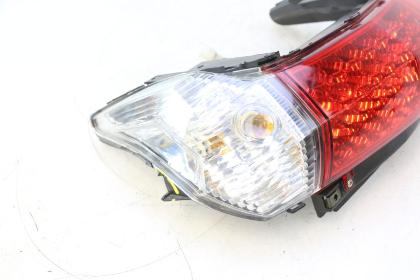 photo de FANALE STOP POSTERIORE  RAZZO STEED 125 (2012 - 2018) - Dettaglio del componente