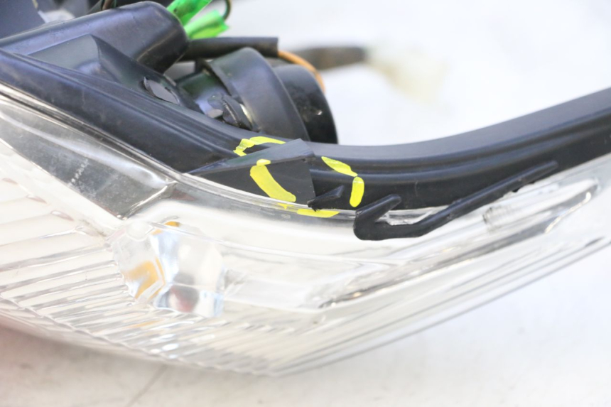 photo de FANALE STOP POSTERIORE  RAZZO STEED 125 (2012 - 2018) - Primo piano tecnico