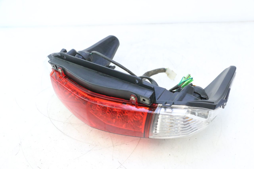photo de FANALE STOP POSTERIORE  RAZZO STEED 125 (2012 - 2018) - Stato della superficie e materiale