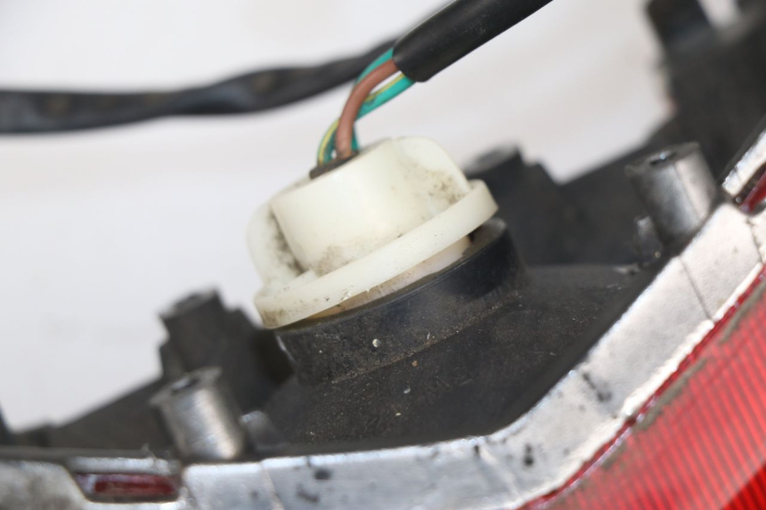 photo de FANALE STOP POSTERIORE  PEUGEOT SUM UP 125 (2008 - 2013) - Dettaglio del componente