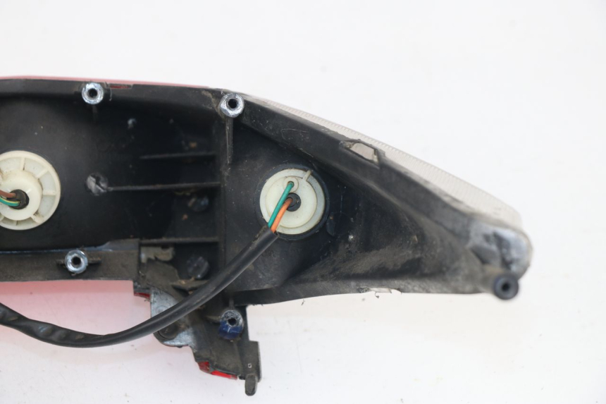 photo de FANALE STOP POSTERIORE  PEUGEOT SUM UP 125 (2008 - 2013) - Vista d'insieme del prodotto