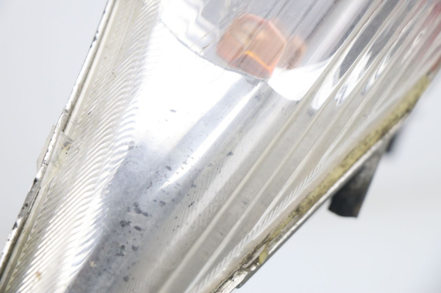 photo de FANALE STOP POSTERIORE  PEUGEOT SUM UP 125 (2008 - 2013) - Stato della superficie e materiale