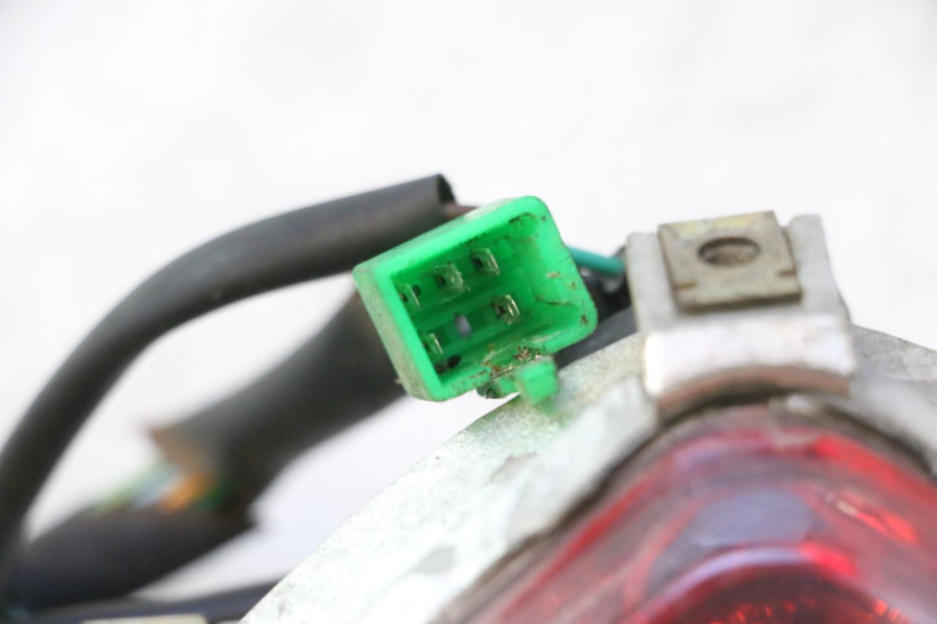 photo de FANALE STOP POSTERIORE  KYMCO SUPER 8 2T 50 (2007 - 2013) - Stato della superficie e materiale