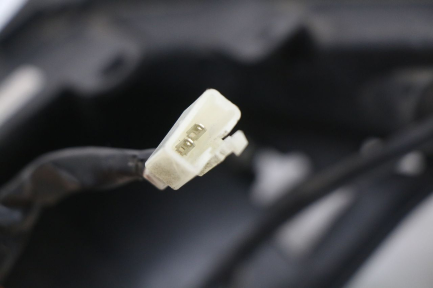 photo de FANALE STOP POSTERIORE  KYMCO SUPER 8 4T 50 (2021 - 2024) - Stato della superficie e materiale