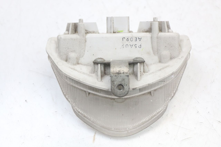 photo de FANALE STOP POSTERIORE  SUZUKI GSR 750 (2011 - 2017) - Primo piano tecnico