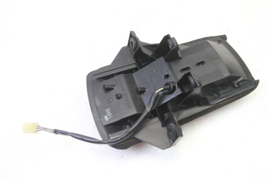 photo de FANALE STOP POSTERIORE  SUZUKI SV S 650 (2003 - 2009) - Primo piano tecnico