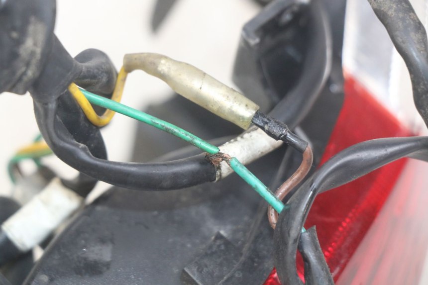 photo de FANALE POSTERIORE PEUGEOT TWEET 4T 50 (2018 - 2022) - Dettaglio del componente