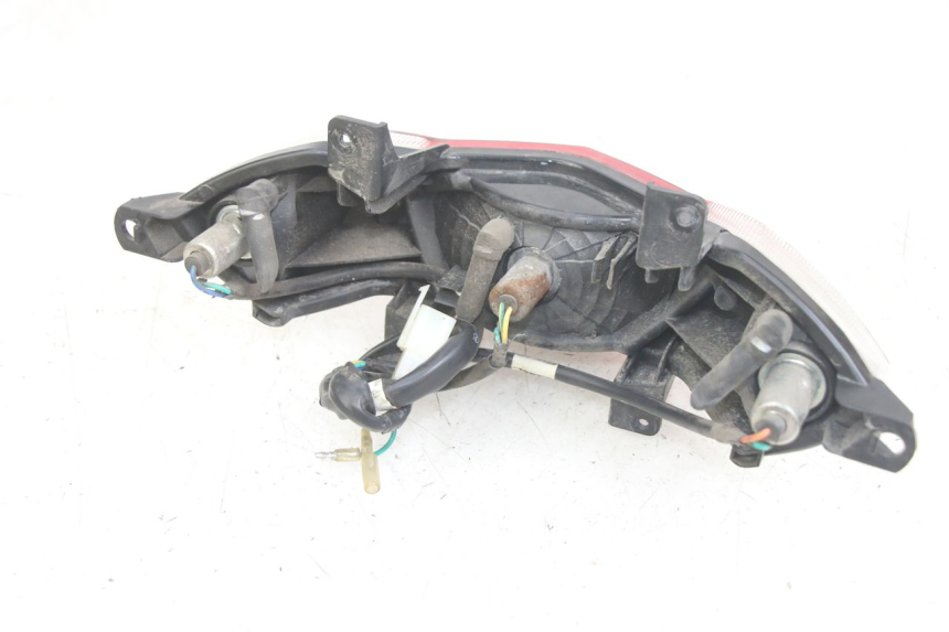 photo de FANALE POSTERIORE PEUGEOT TWEET 4T 50 (2014 - 2019) - Zoom sullo stato d'uso