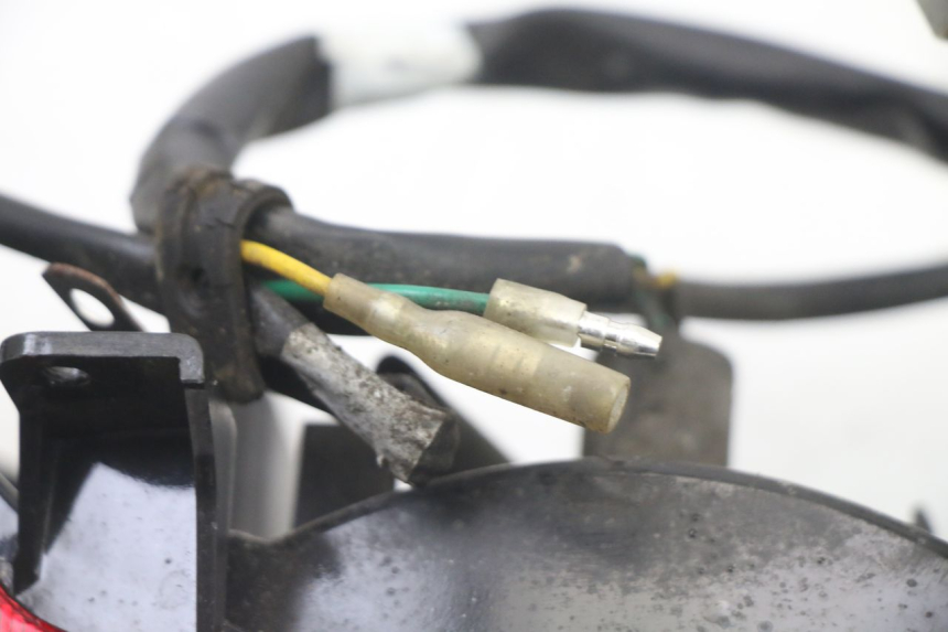 photo de FANALE POSTERIORE PEUGEOT TWEET 4T 50 (2018 - 2022) - Dettagli dei punti di fissaggio