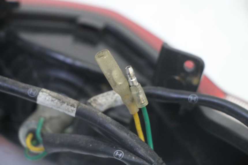 photo de FANALE POSTERIORE PEUGEOT TWEET 4T 50 (2018 - 2022) - Dettagli dei punti di fissaggio