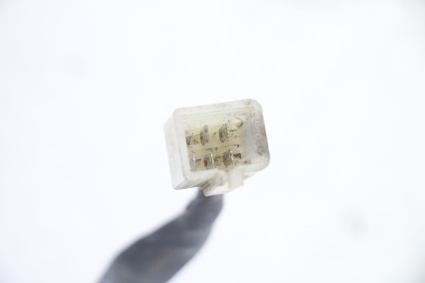 photo de FANALE POSTERIORE PEUGEOT TWEET 4T 50 (2018 - 2022) - Stato della superficie e materiale