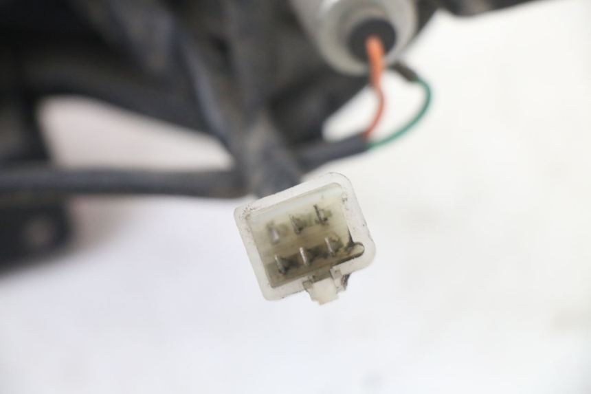 photo de FANALE STOP POSTERIORE  PEUGEOT TWEET PRO CARGO 50 (2018 - 2022) - Stato della superficie e materiale