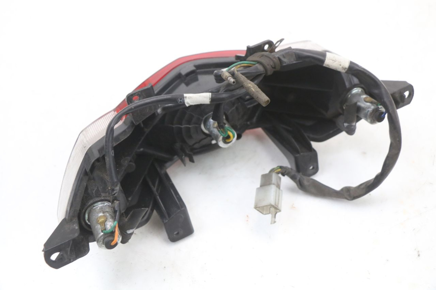 photo de FANALE STOP POSTERIORE  PEUGEOT TWEET 125 (2018 - 2021) - Primo piano tecnico