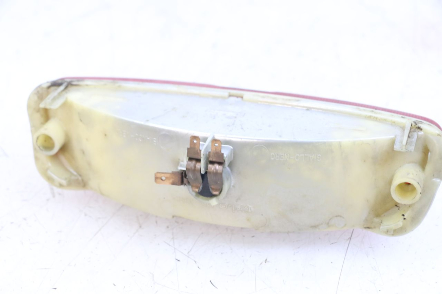 photo de FANALE POSTERIORE PIAGGIO TYPHOON 80 (1994 - 1997) - Primo piano tecnico