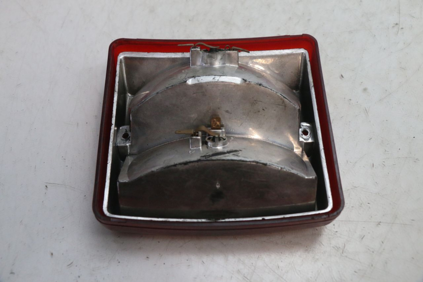 photo de FANALE STOP POSTERIORE  PIAGGIO VESPA PK FL 2T 50 (1990 - 1996) - Zoom sullo stato d'uso