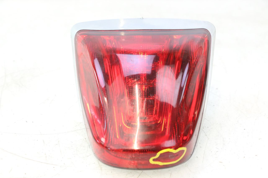 photo de FANALE POSTERIORE PIAGGIO VESPA PRIMAVERA 2T 50 (2013 - 2018) - Vista principale