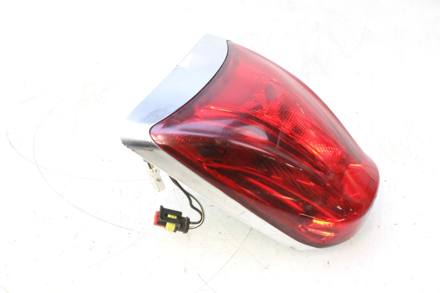 photo de FANALE POSTERIORE PIAGGIO VESPA PRIMAVERA 2T 50 (2013 - 2018) - Dettaglio del componente