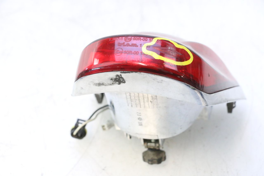 photo de FANALE POSTERIORE PIAGGIO VESPA PRIMAVERA 2T 50 (2013 - 2018) - Foto prodotto supplementare