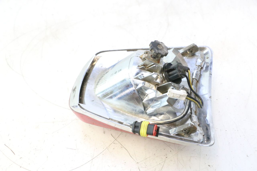 photo de FANALE POSTERIORE PIAGGIO VESPA PRIMAVERA 2T 50 (2013 - 2018) - Ricambio usato controllato