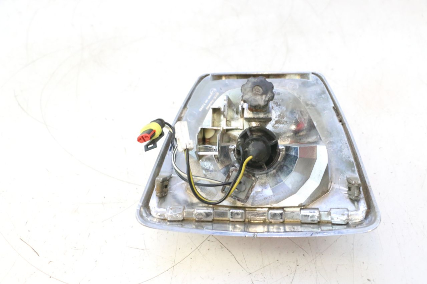 photo de FANALE POSTERIORE PIAGGIO VESPA PRIMAVERA 2T 50 (2013 - 2018) - Marcature e riferimenti originali