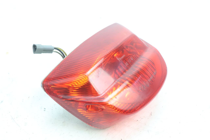 photo de FANALE POSTERIORE PIAGGIO VESPA S 2T 50 (2007 - 2014) - Zoom sullo stato d'uso