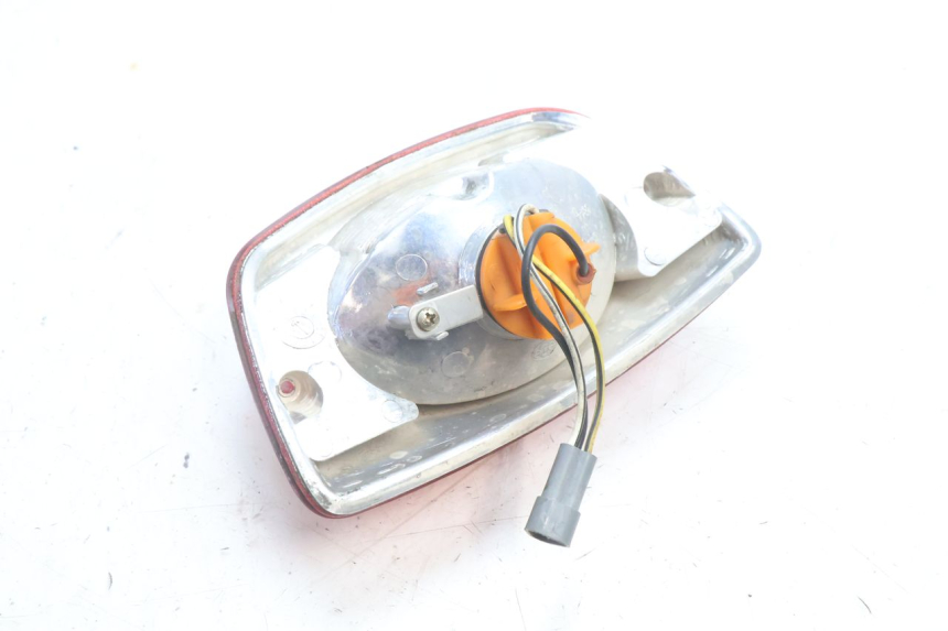 photo de FANALE POSTERIORE PIAGGIO VESPA S 2T 50 (2007 - 2014) - Stato della superficie e materiale