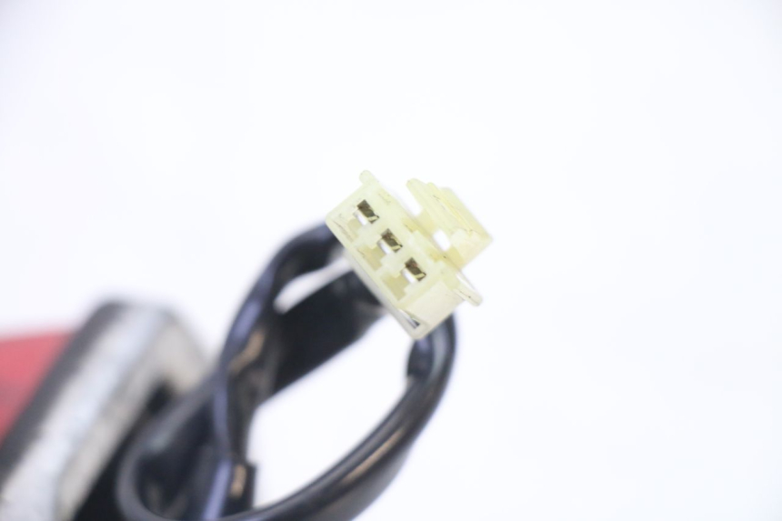 photo de FANALE STOP POSTERIORE  YAMAHA XJ6 ABS 600 (2008 - 2016) - Dettagli dei punti di fissaggio