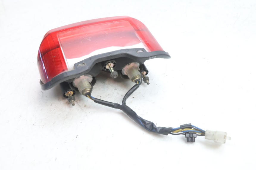 photo de FANALE STOP POSTERIORE  YAMAHA XJR 1300 (1998 - 2002) - Dettagli dei punti di fissaggio