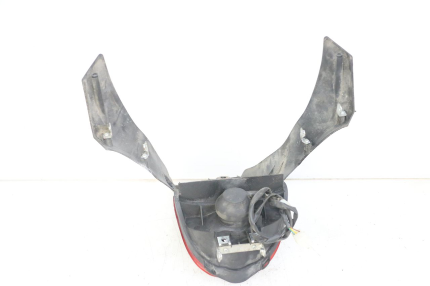 photo de FANALE STOP POSTERIORE  HONDA XLV VARADERO 125 (2000 - 2006) - Zoom sullo stato d'uso