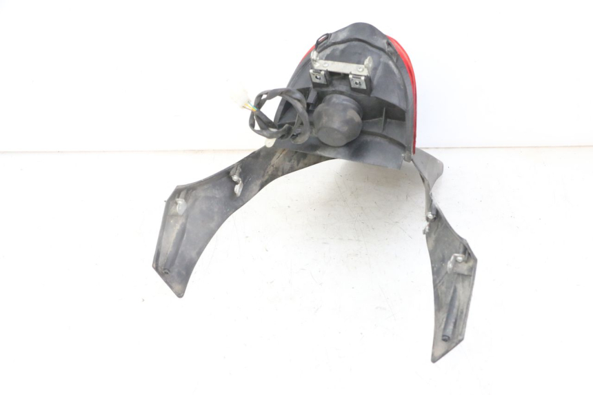photo de FANALE STOP POSTERIORE  HONDA XLV VARADERO 125 (2000 - 2006) - Primo piano tecnico