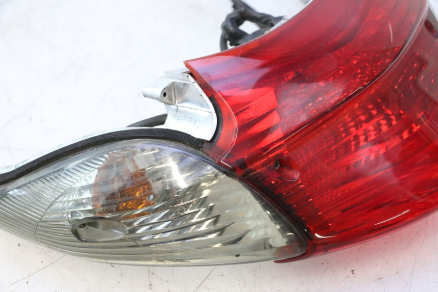 photo de FANALE STOP POSTERIORE  HONDA XLV VARADERO 125 (2007 - 2012) - Caratteristiche distintive