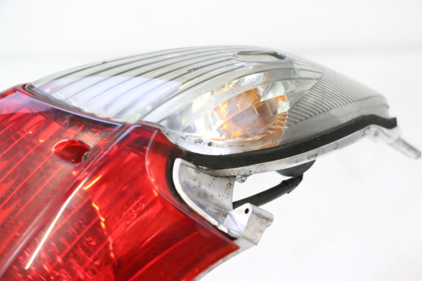 photo de FANALE STOP POSTERIORE  HONDA XLV VARADERO 125 (2007 - 2012) - Primo piano tecnico