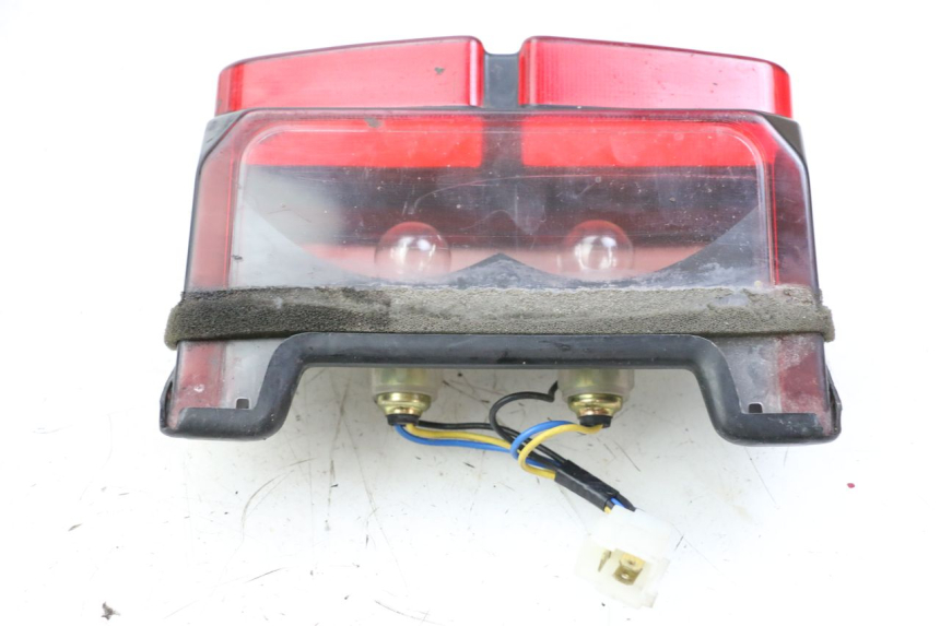 photo de FANALE STOP POSTERIORE  YAMAHA FZS FAZER 600 (2001 - 2003) - Zoom sullo stato d'uso