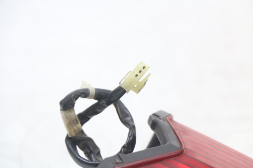 photo de FANALE STOP POSTERIORE  YAMAHA XJ6 ABS 600 (2008 - 2016) - Stato della superficie e materiale